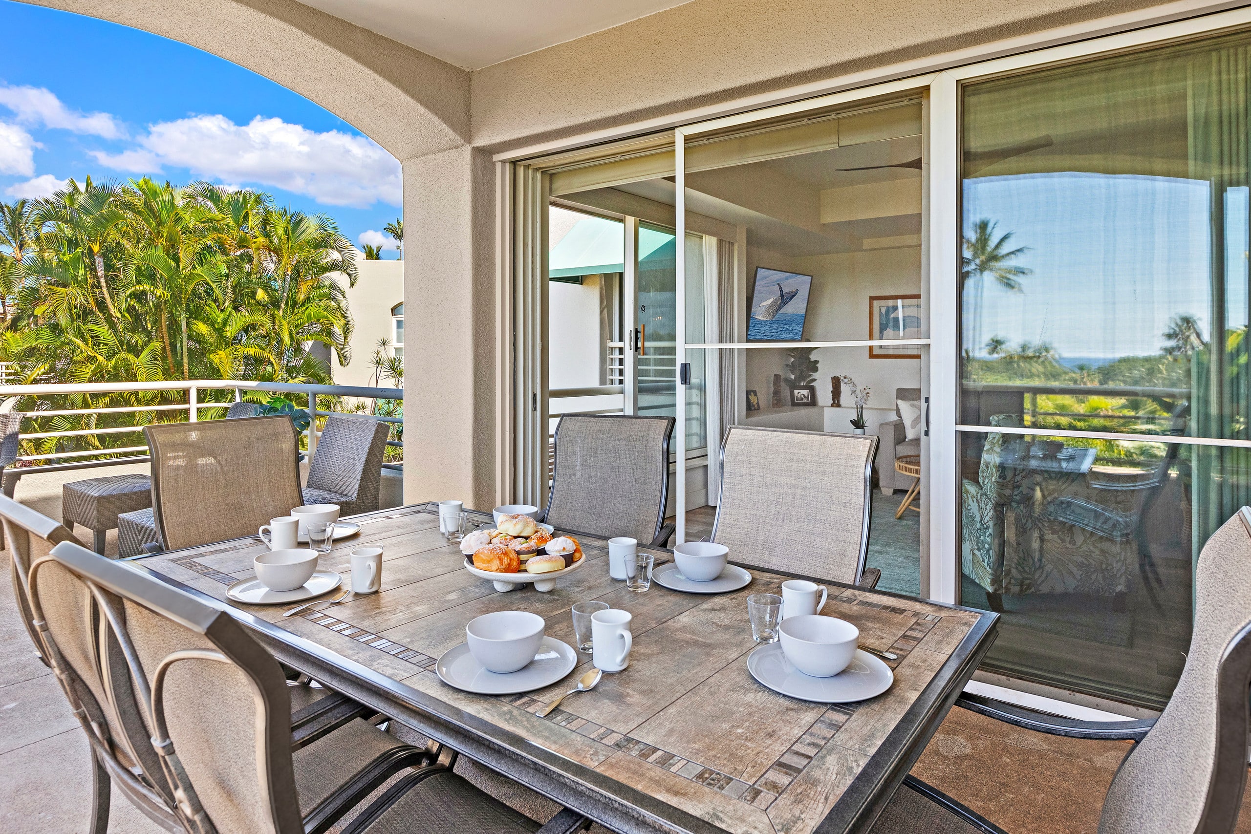 Chic Coastal Living in the Heart of Wailea - Image 32