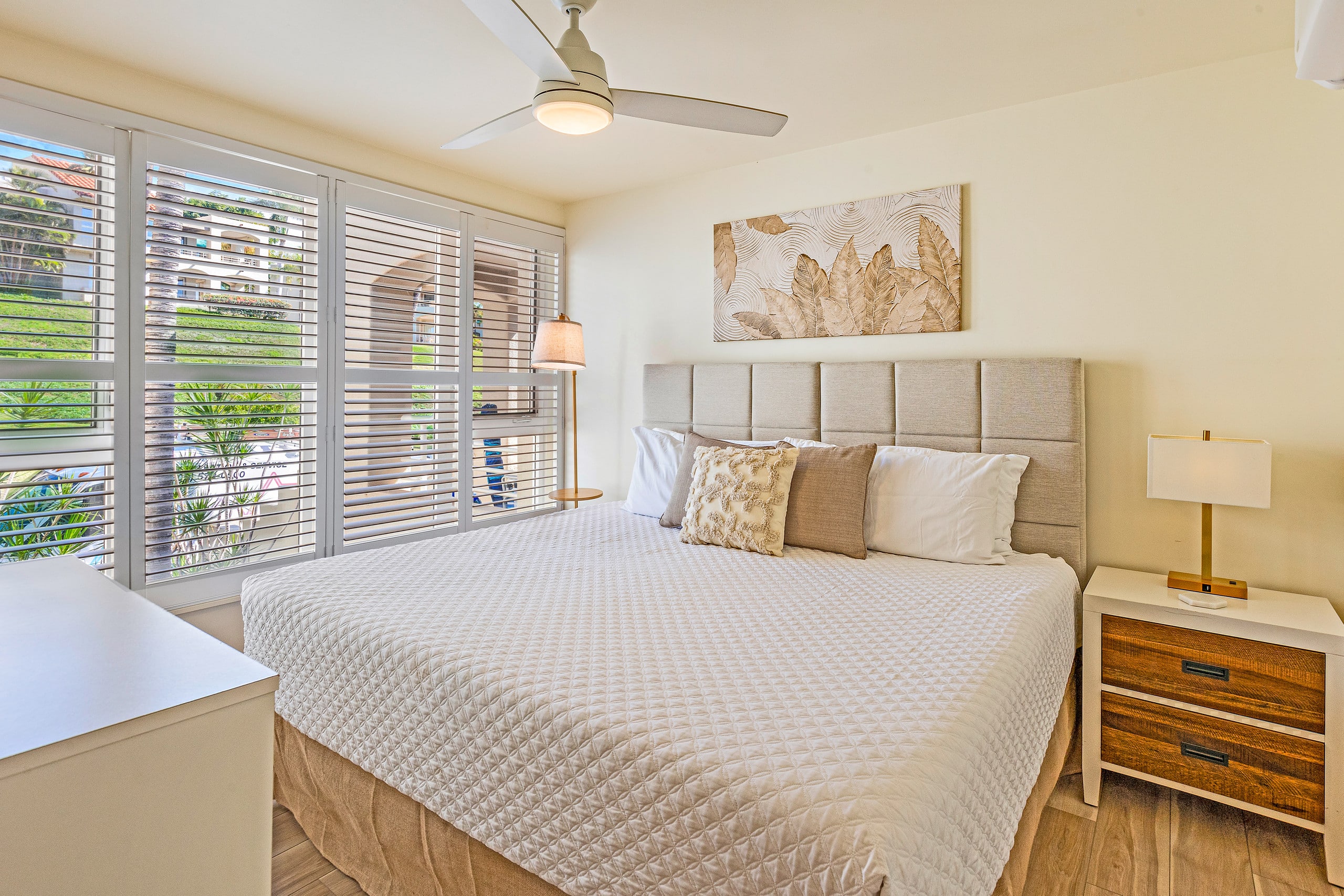 Chic Coastal Living in the Heart of Wailea - Image 23