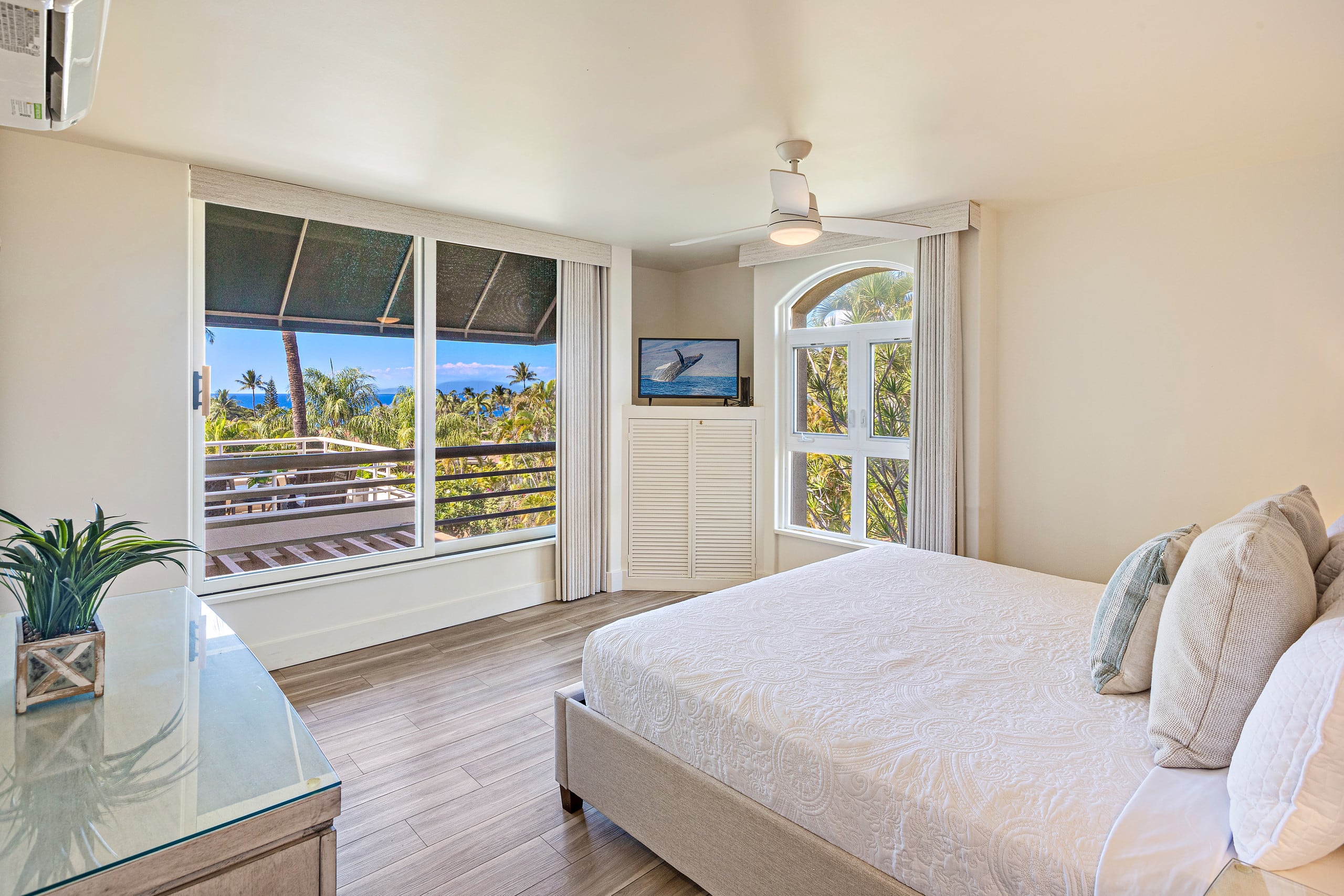 Chic Coastal Living in the Heart of Wailea - Image 22
