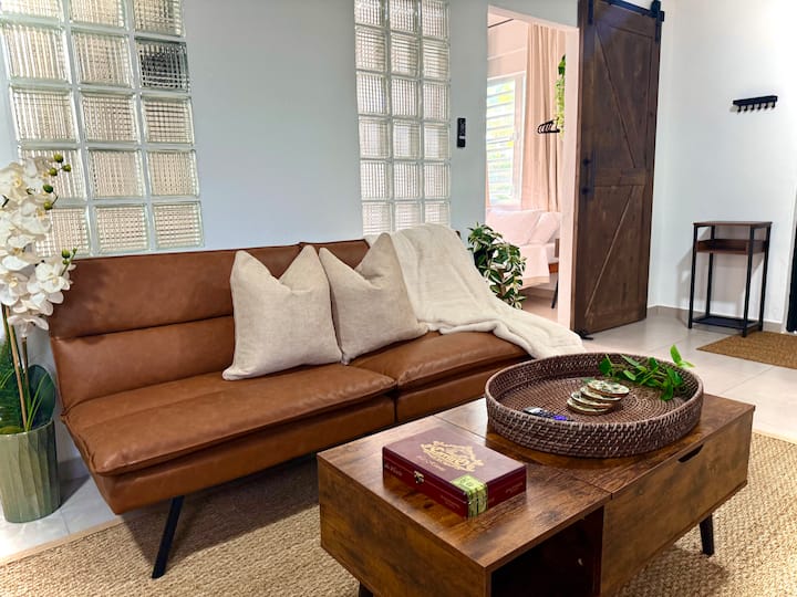 Walk To The Beach | Oceanfront Villa |•Main Suite• - Barceloneta
