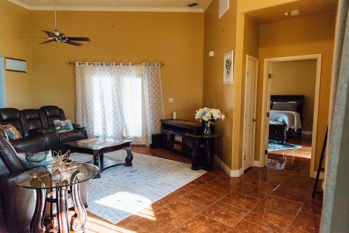Peaceful Family Stay With A Yard - Del Rio, TX