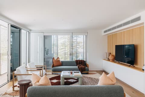 Top Airbnb: Kilmarnock in Cottesloe