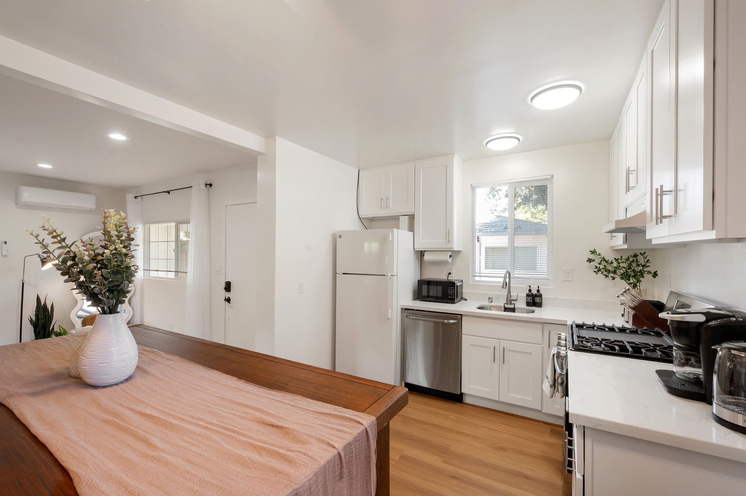 Cozy Home Near Tech HQs & Stanford, Pets OK - Photo 11