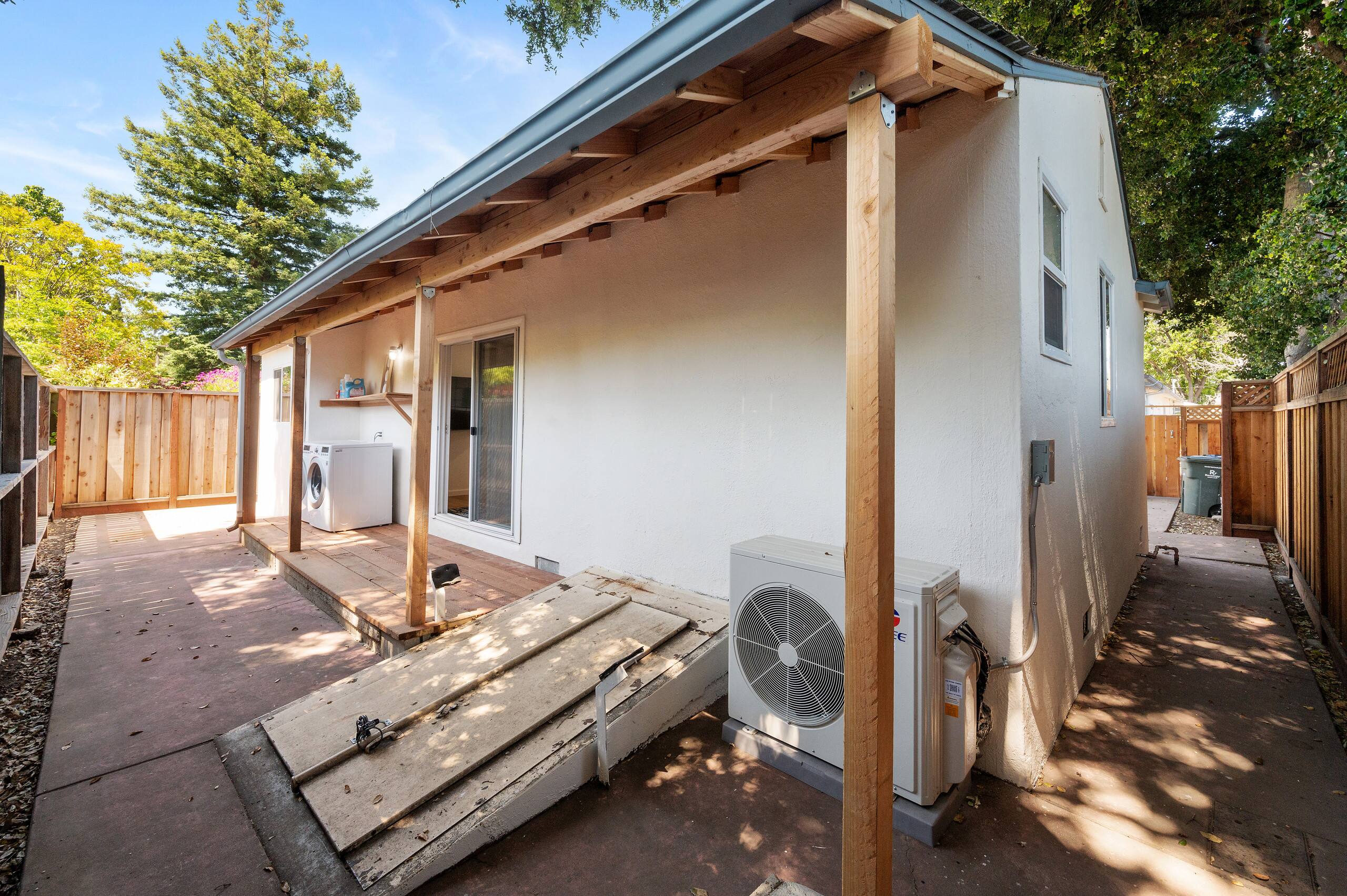 Cozy Home Near Tech HQs & Stanford, Pets OK - Photo 40