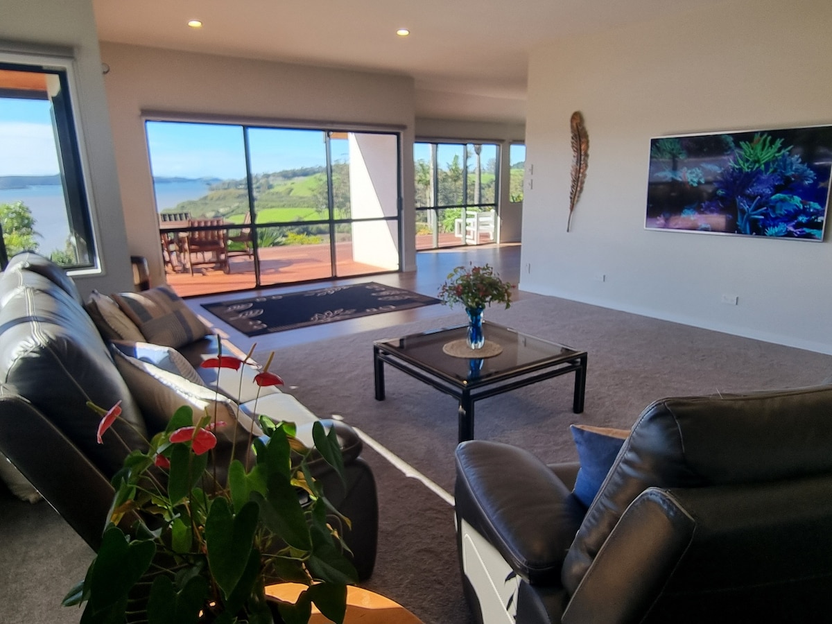 Top Airbnb: Waterfront Oasis in Far North District