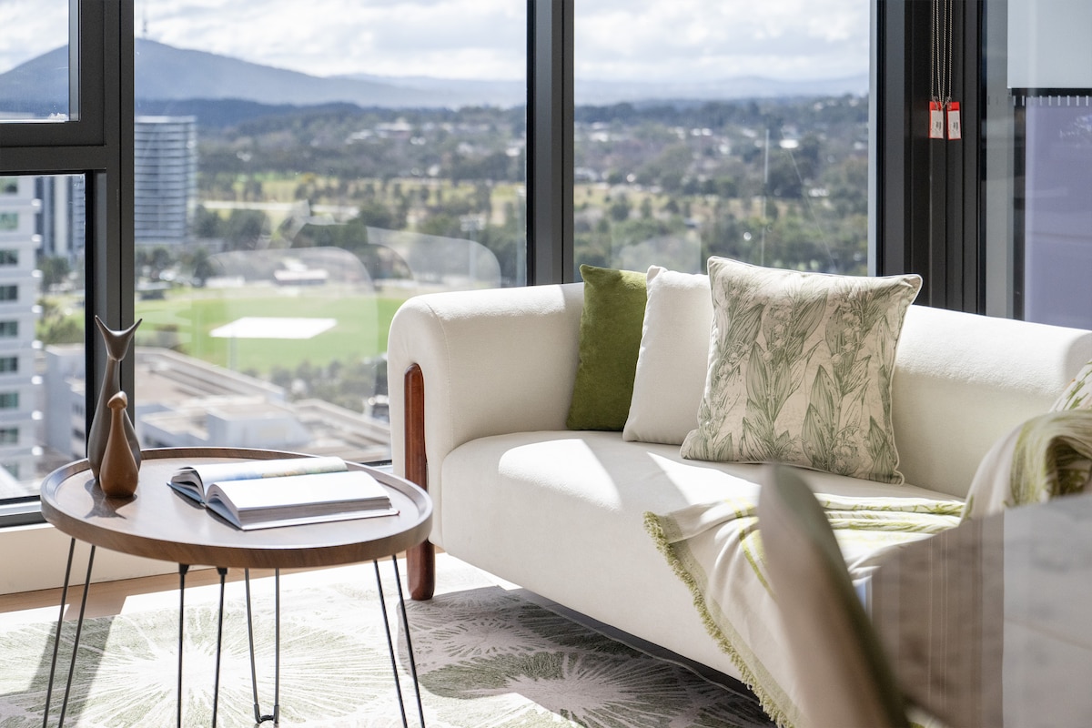 Successful Airbnb property: @Sunny Woden Apt | Near Hospital, Mall w Parking in Phillip