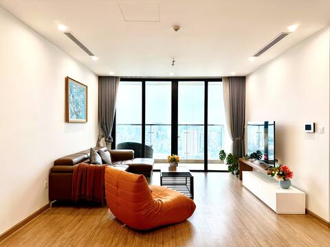 Vinhomes Skylake 4BR/3WC Apt Stunning Lake View