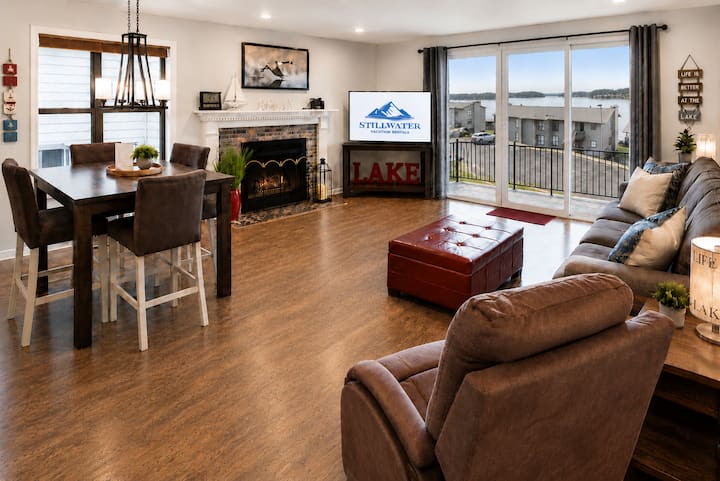 Lake Views, Balcony, Pool, Pickleball, Sleeps 6 - Lake Hamilton, AR