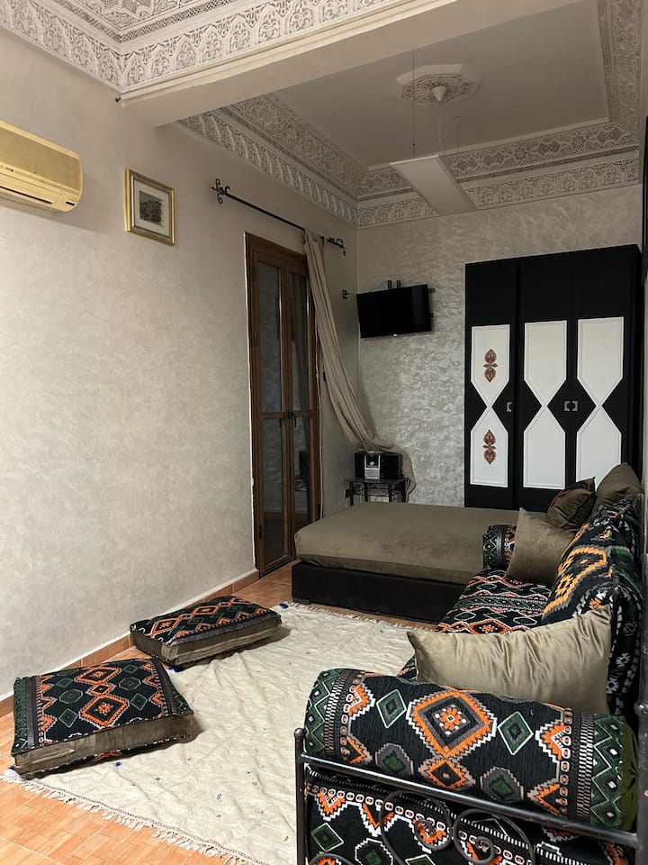 საძინებელი 1