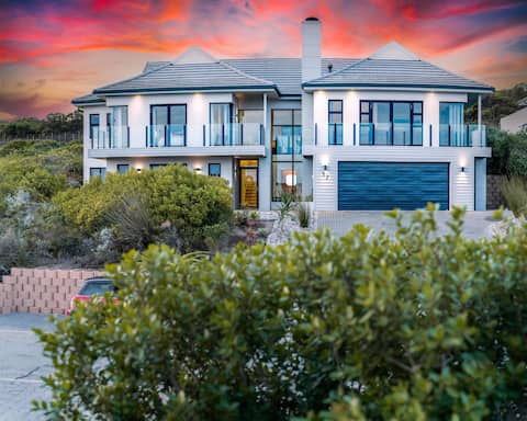 Freestanding Home/Pinnacle Point