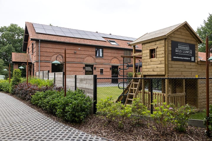 Very spacious group home for 24p