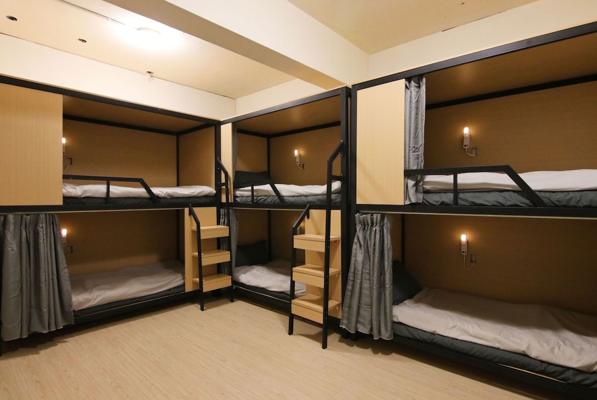 Mixed 6-Person Dorm – 1 Upper Bunk#01｜NTU Hospital - Flats for Rent in ...