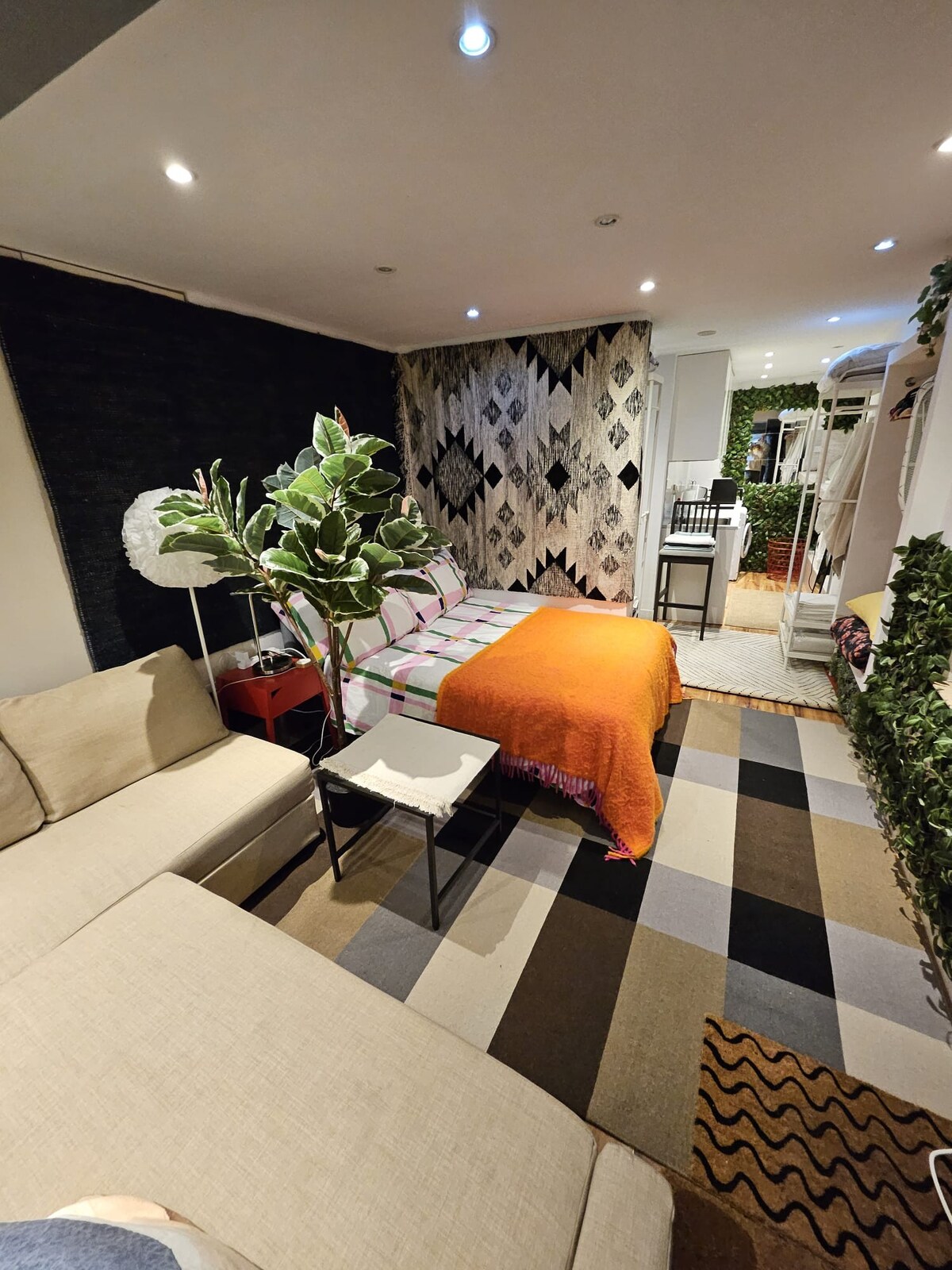 Swanky studio flat - Flats for Rent in Prestwich, England, United ...