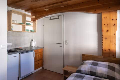 Top Airbnb: Mini - Single Apartment in Dornbirn