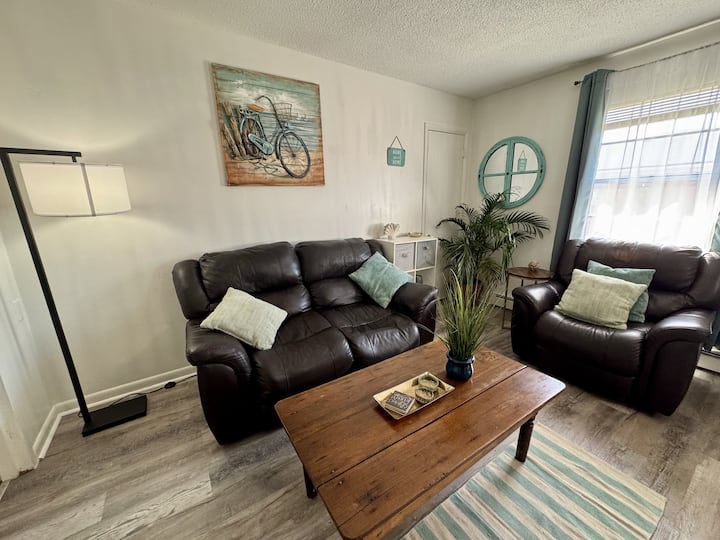 Mystique Blue 2 Br And Bath Apt Near Beach - Motor World, Virginia Beach