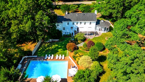 Classic Estate + Guesthouse (8 beds), Pool & Pond
