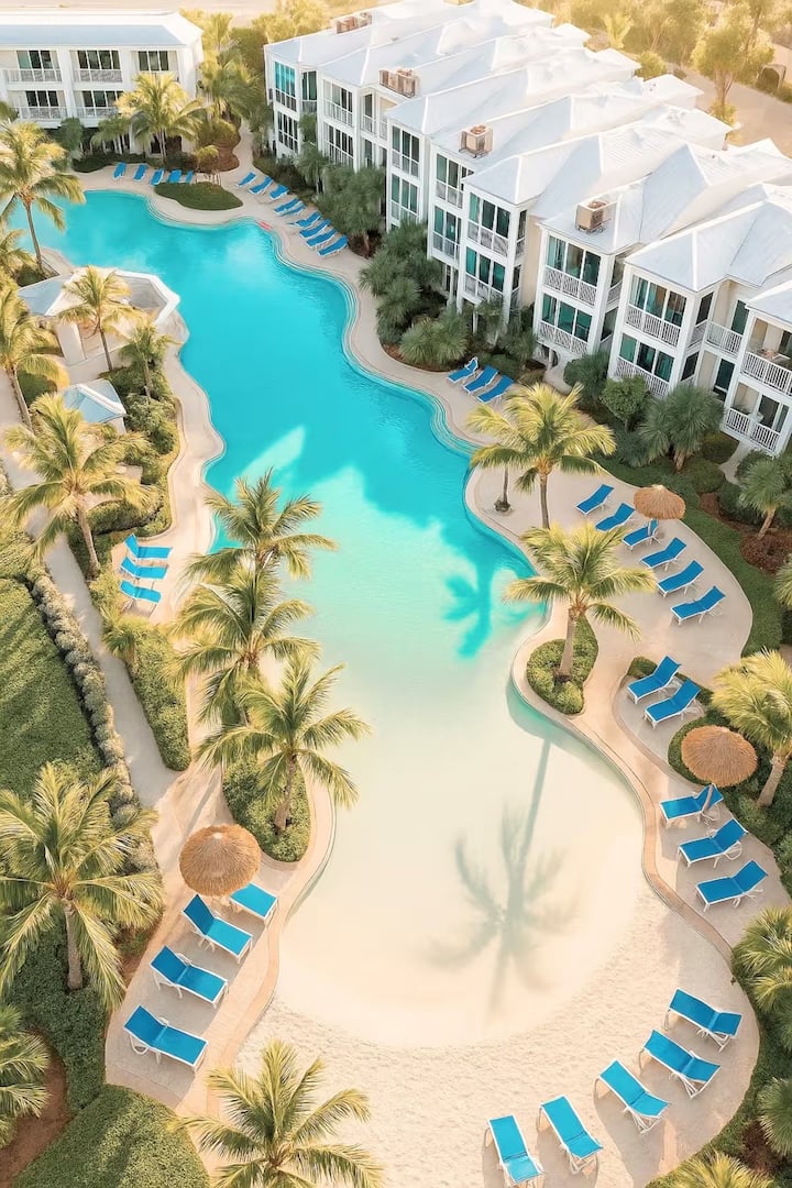 Villa Devera: Marinaview •Pools •Private Terraces - Florida Keys, FL