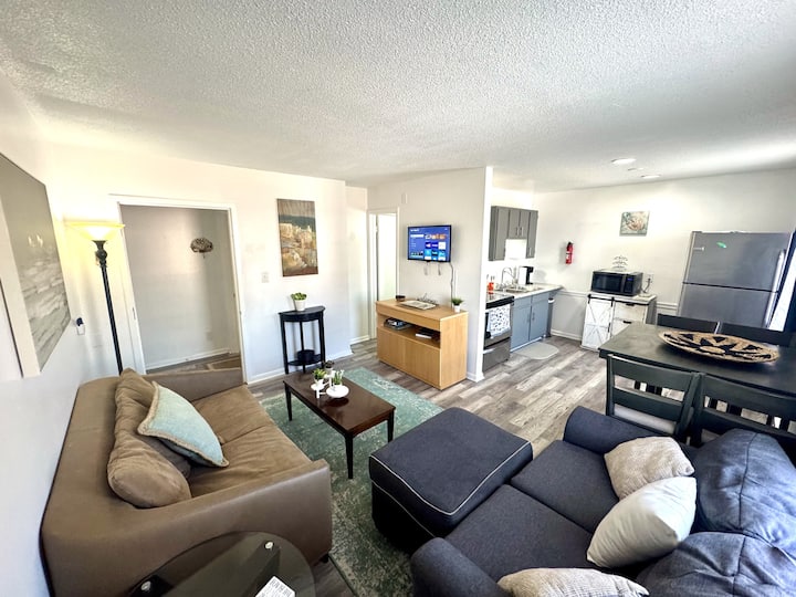 Spacious 2br/2ba • Walk To Boardwalk & Events - Virginia Beach, VA