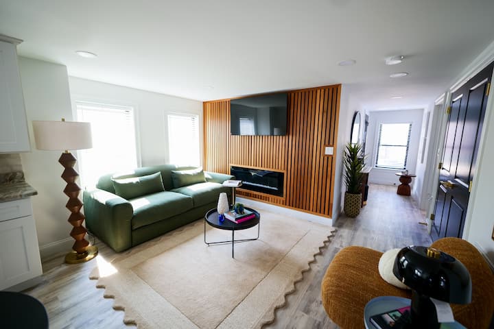 Elegant & Cozy Escape•  Close Salem/boston - Salem, MA