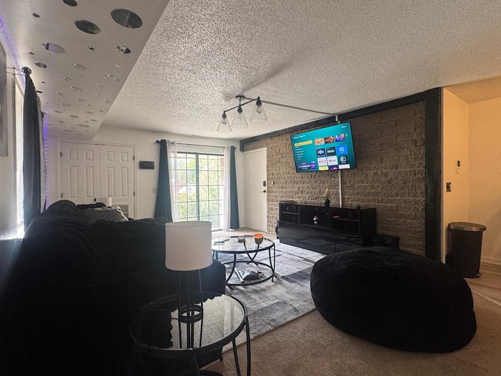 Elegance Escape - Rotterdam, NY