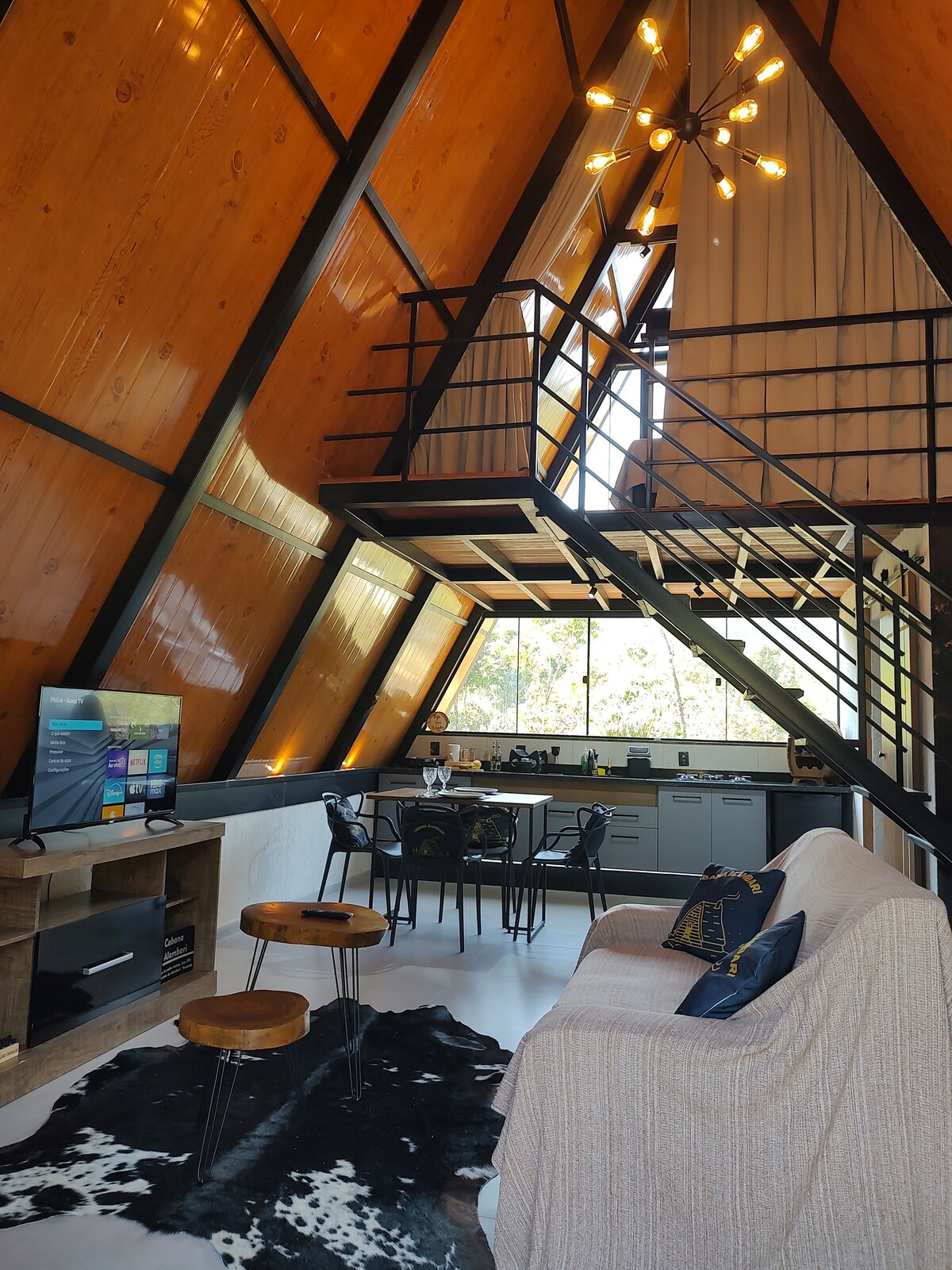 Imóvel de sucesso: A-frame cabin in Serrinha do Alambari – absolutely charming! em Volta Redonda Barra Mansa