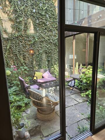 Unique Downtown 3BR Home with Bright Solarium gallery image 2