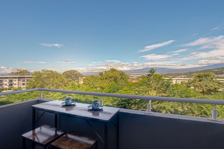 2br Condo | Mountain Views & Workspace Santa Ana - 