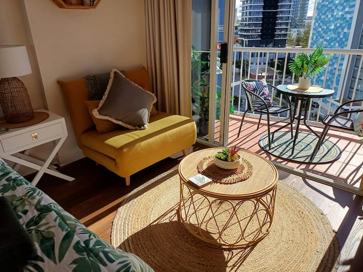 Resort Studio With Sea Views - Gold Coast