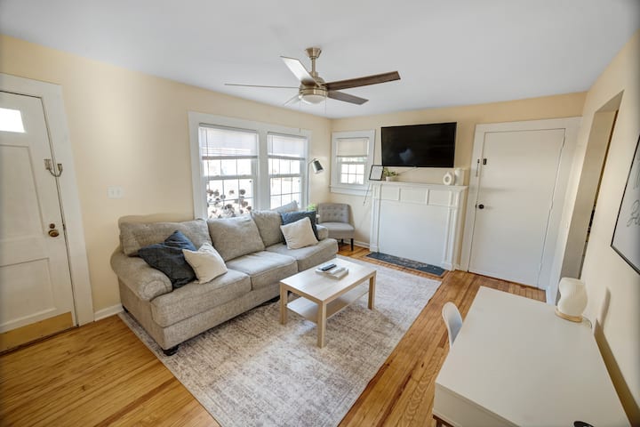Little Carolina Cottage - A Cozy Southern Getaway - Belmont, NC