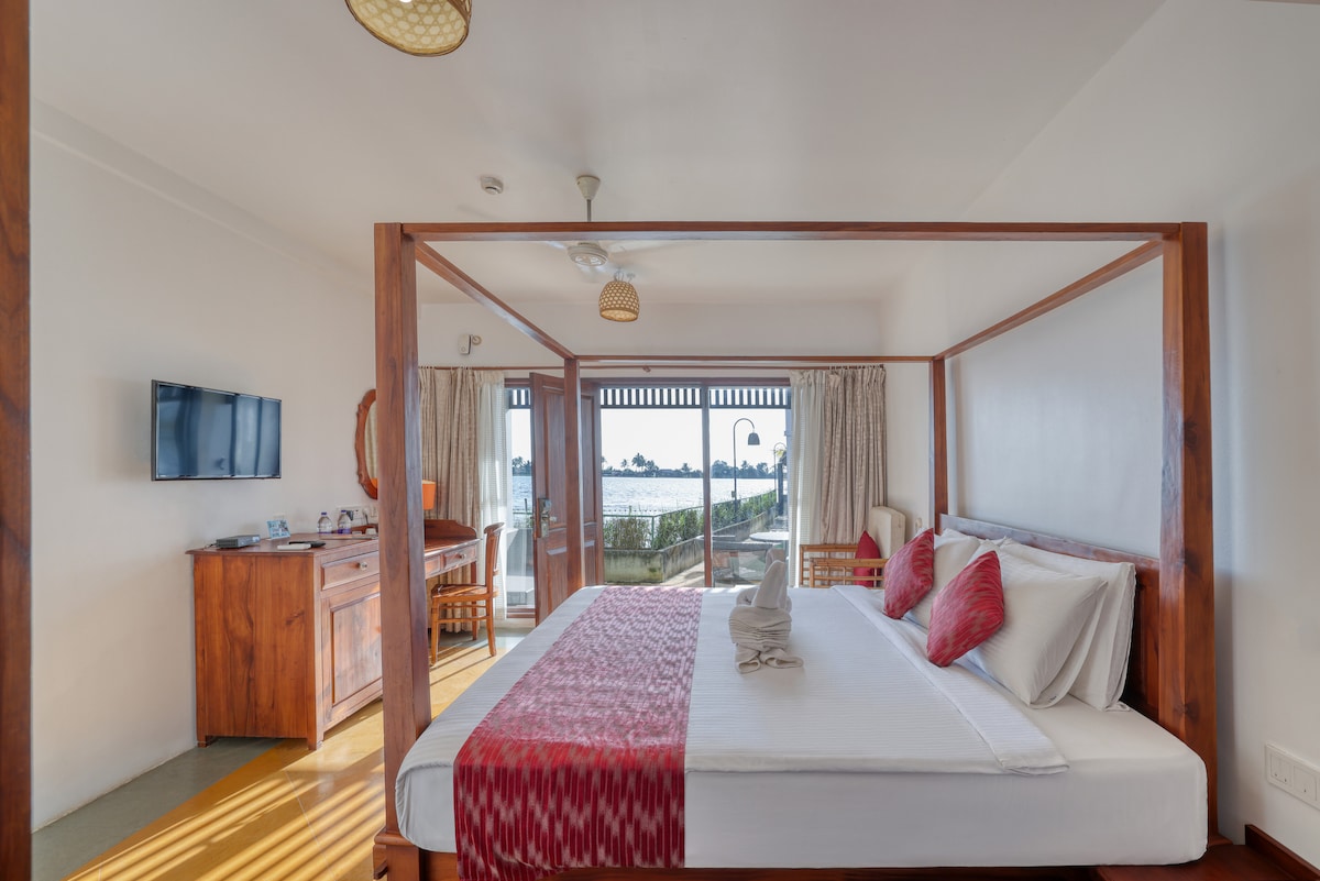 Alaya Stays Paloma Deluxe Room VK · Tranquila suite junto a las aguas tranquilas con piscina compartida