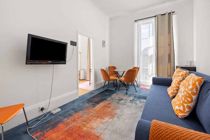 Baker Street! Stylish 1-bed Flat – Sleeps 4. - Marylebone
