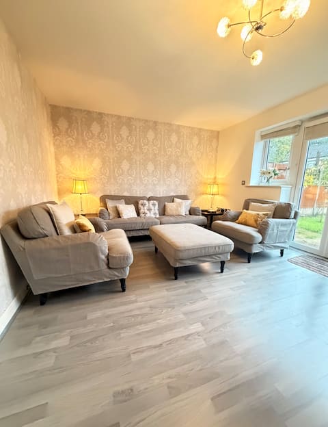 Successful Airbnb property: Great house close to Co-Op in Miles Platting & Newton Heath