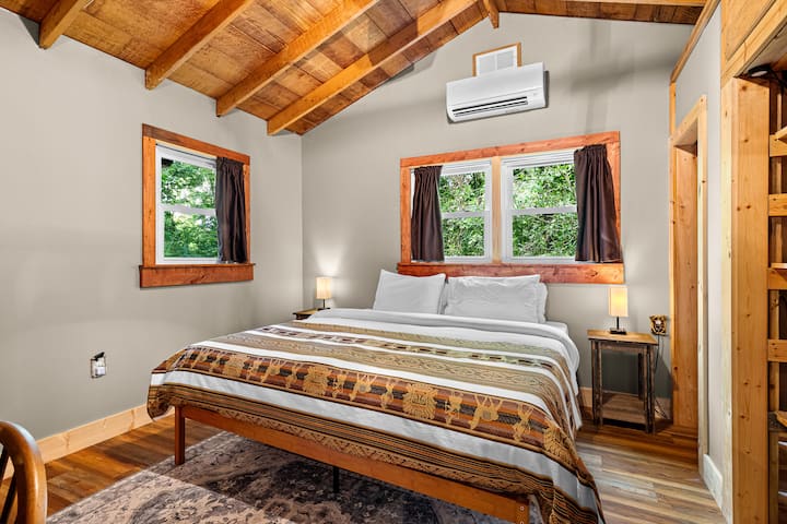 Camera da letto principale con letto king size (livello superiore)