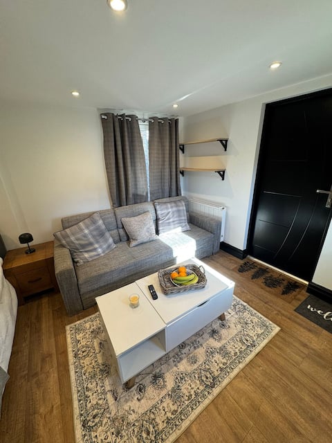 Successful Airbnb property: Modern Studio In Cambridge in Teversham