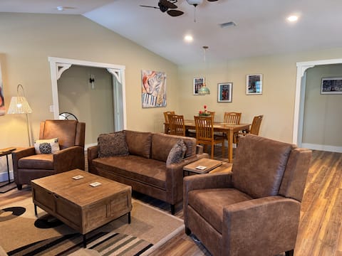 Successful Airbnb property: New Coastal Escape | Beaches, Dining & Shopping in Punta Gorda