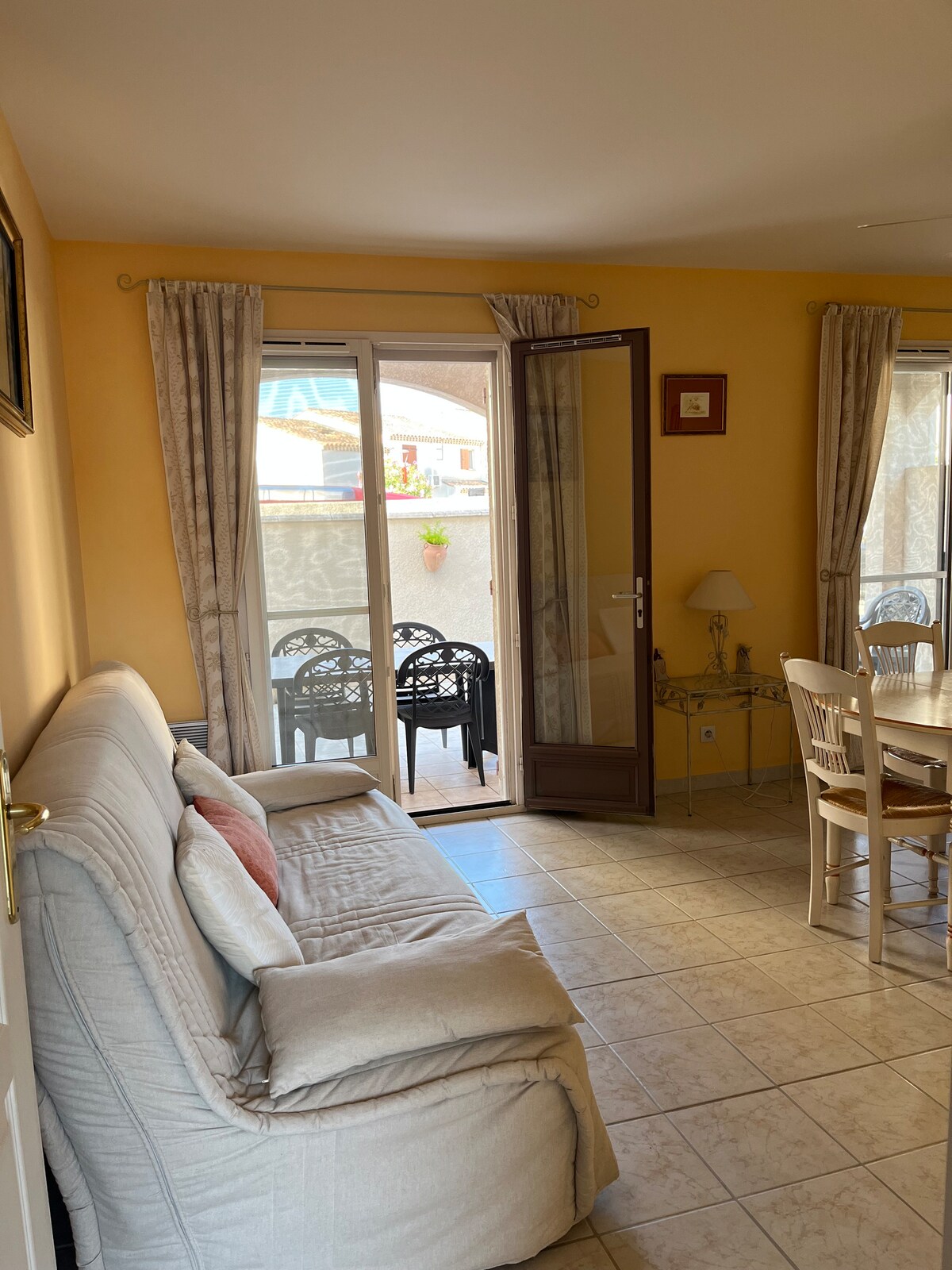 Popular Airbnb listing: Appartement in Saintes Maries De La Mer