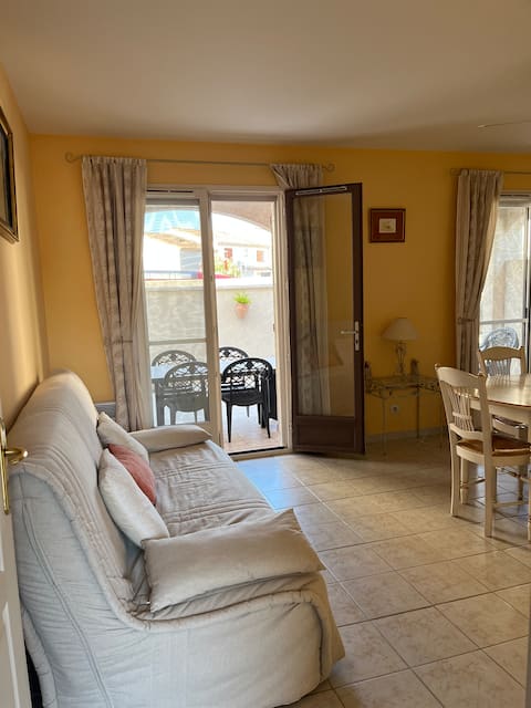 Popular Airbnb listing: Appartement in Saintes Maries De La Mer