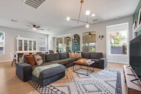Top Airbnb: Austin Retreat: Cowboy Pool, Hot Tub, & Game Room in Rogers Hill