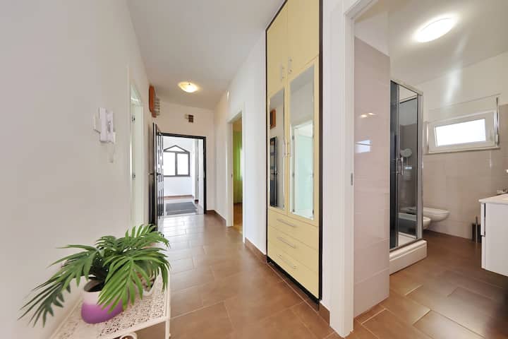 Ruhige, Wundervolle, Helle Ferienwohnung In Zadar - Zadar