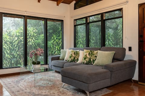Monteverde Maple House