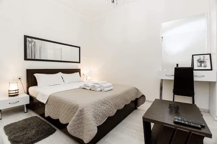 4-bedroom Apartment In Old City Center - 트빌리시