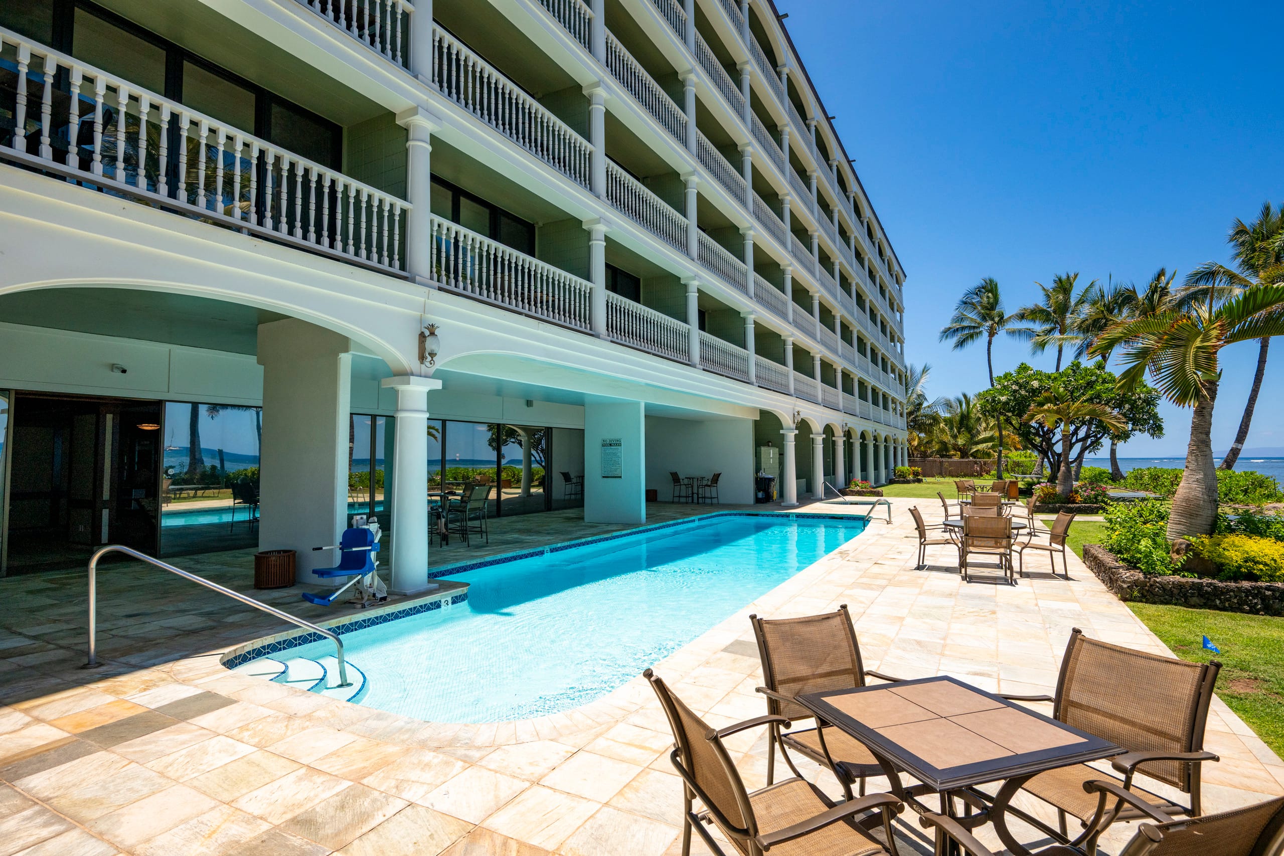 Relaxing Beachfront Studio Retreat – Lahaina Shore - Image 35