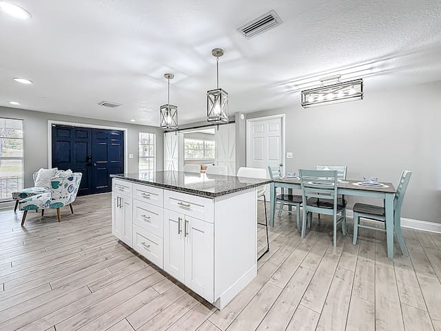 Listing in St. Petersburg