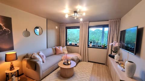 Top Airbnb: Cozy and rural apartment - free parking in Arna