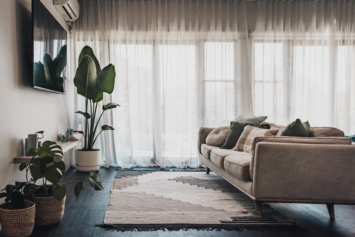 Top Airbnb: Stylish Studio in the Heart of Kingston in Kingston