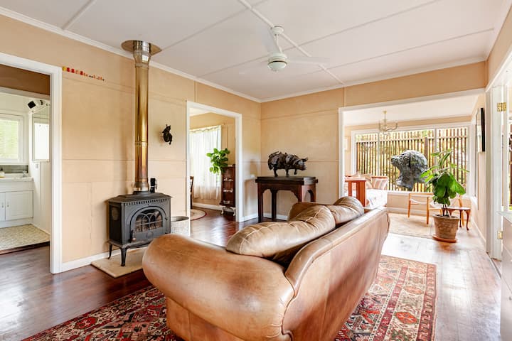 Sculptor's Cottage – Walk To Rainforest & Cafés - Tamborine Mountain
