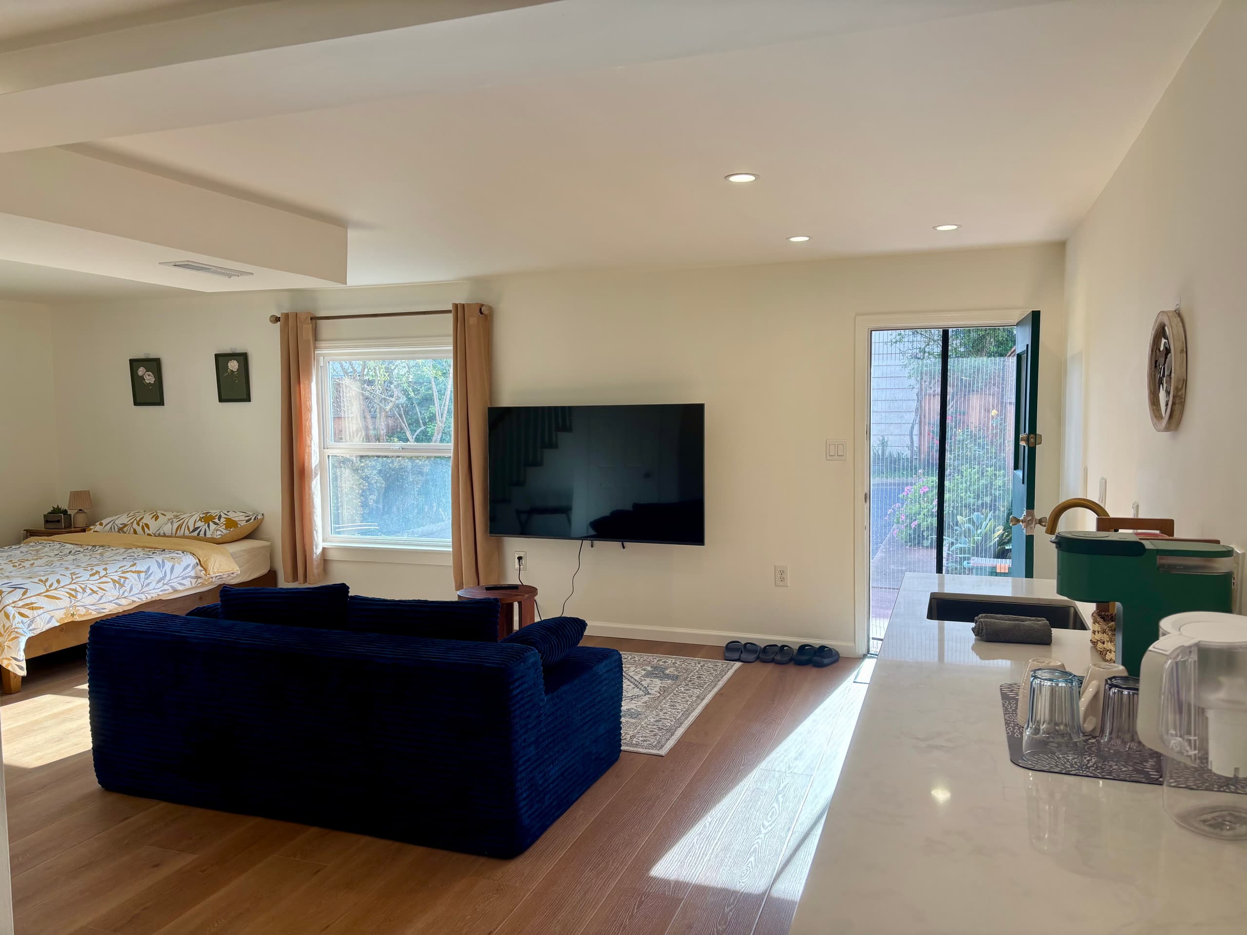 Home in San Francisco · ★4.95 · 4 bedrooms · 5 beds · 2 baths - Image 6