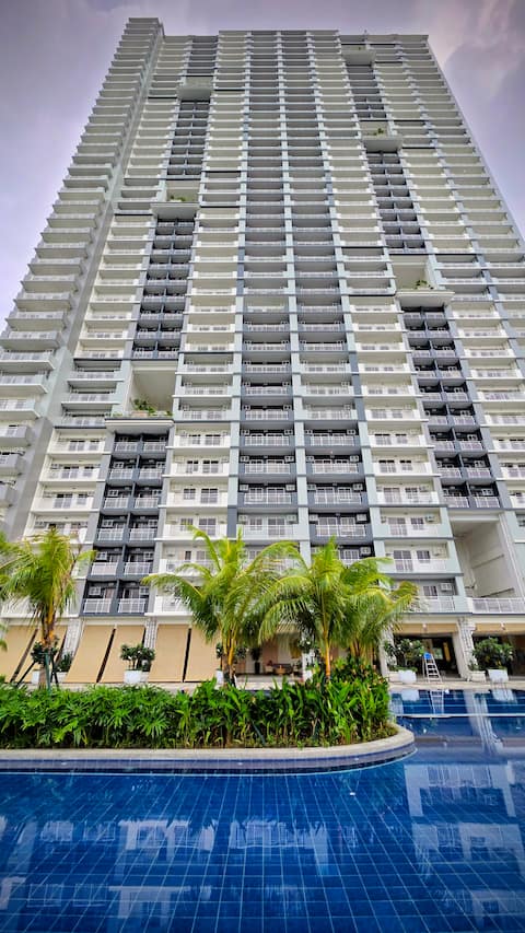Furnished fully-equipped 2BR condo in Las Pinas