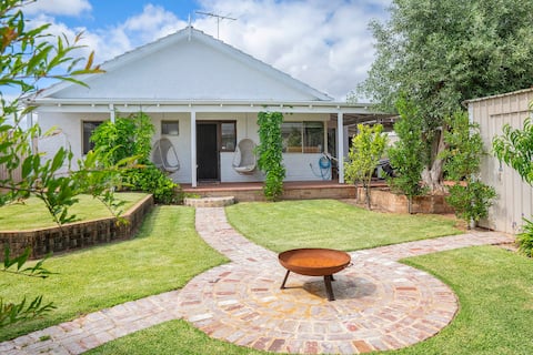 Salt & Skye - A Charming Beach House