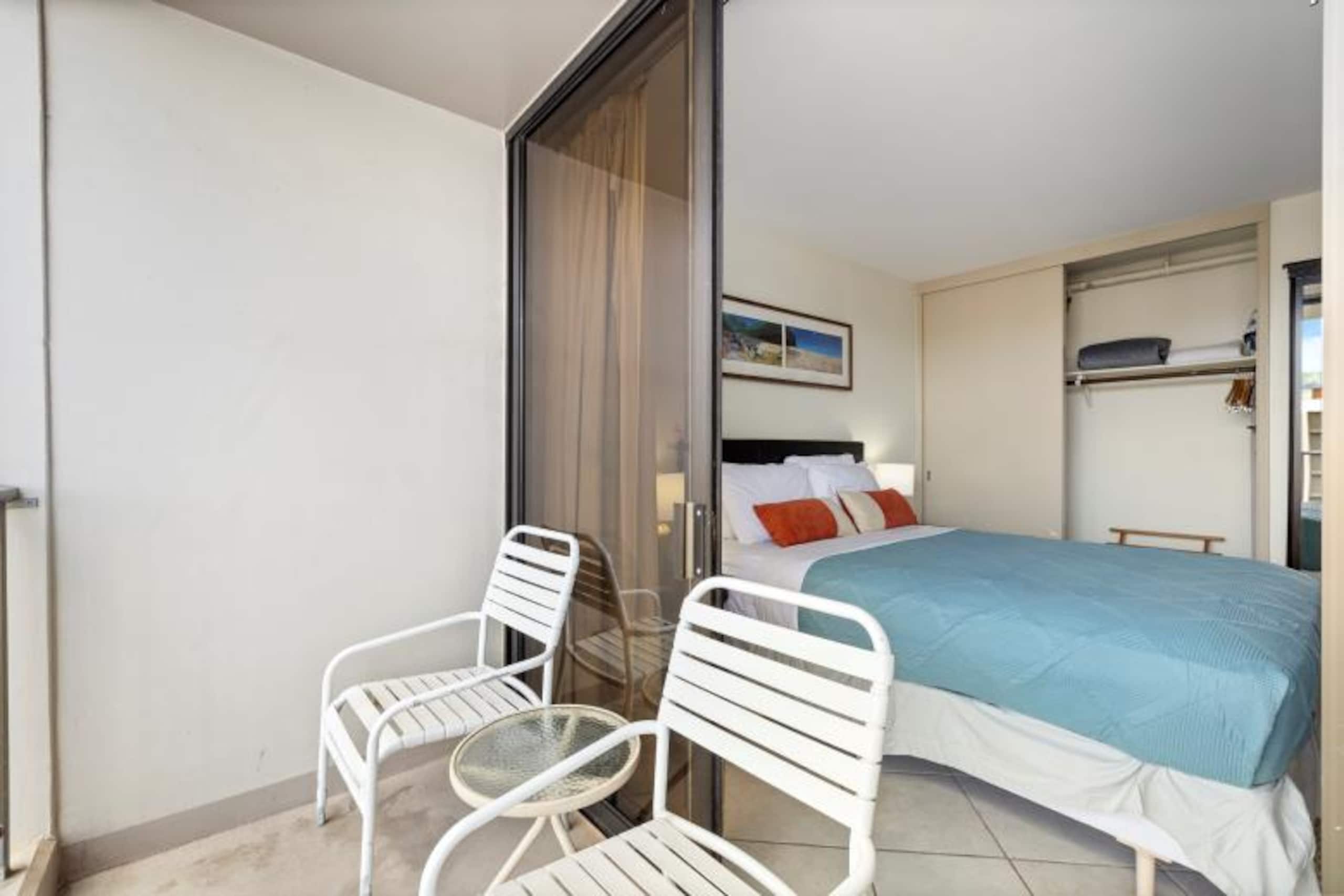 Brand New Listing Waikiki Condo Pool/Gym & Parking - Image 11